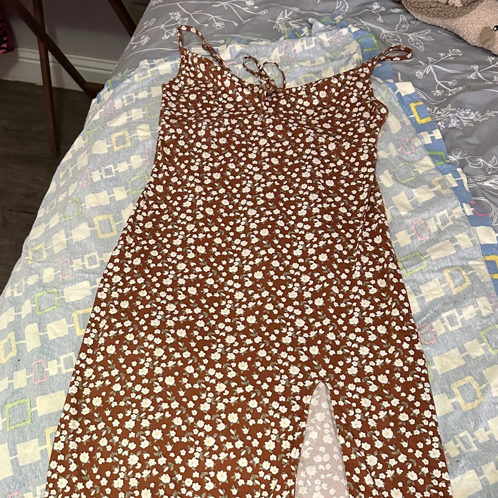 Hollister Brown Floral Slip Dress with Cream Daisy Pattern